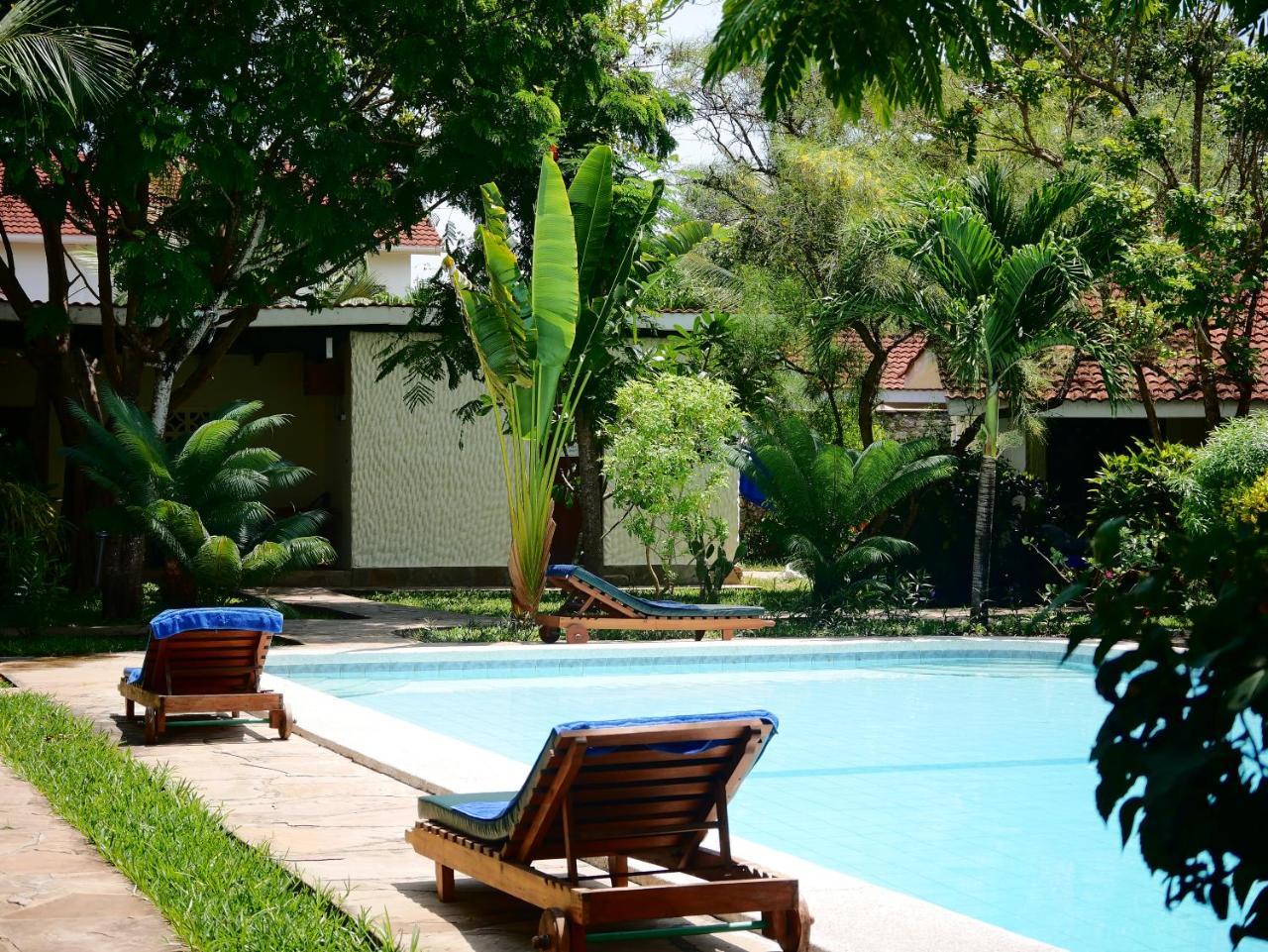 Diani Cottages Диани Бийч Екстериор снимка