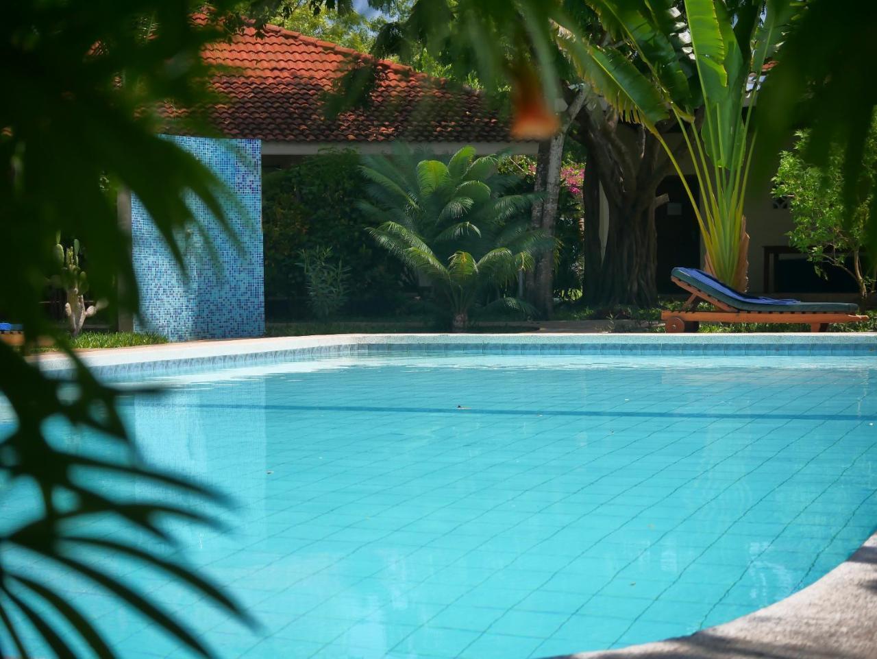 Diani Cottages Диани Бийч Екстериор снимка